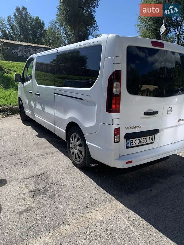 Минивэн Opel Vivaro 2016 в Черновцах
