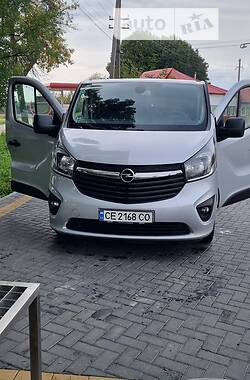 Мінівен Opel Vivaro 2015 в Чернівцях