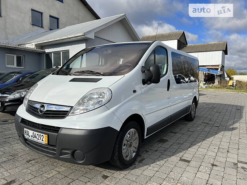 Минивэн Opel Vivaro 2010 в Ивано-Франковске