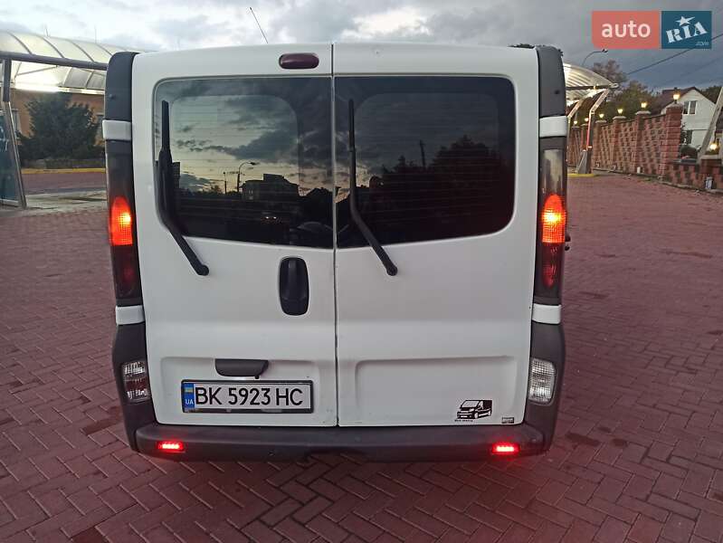 Мінівен Opel Vivaro 2005 в Рівному