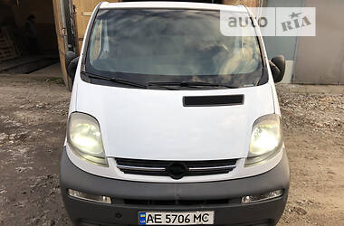 Вантажний фургон Opel Vivaro 2004 в Кам'янському