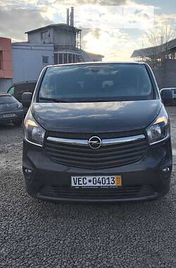 Минивэн Opel Vivaro 2017 в Черновцах