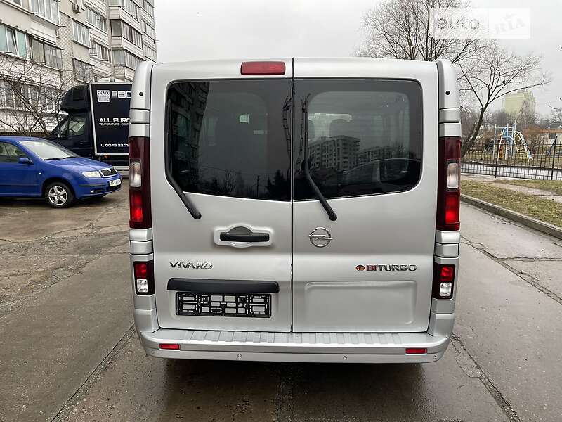 Мінівен Opel Vivaro 2017 в Києві