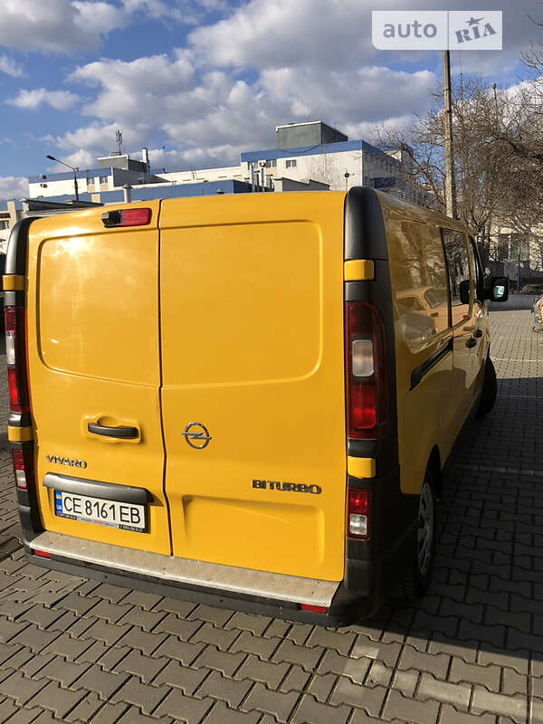 Вантажний фургон Opel Vivaro 2016 в Чернівцях