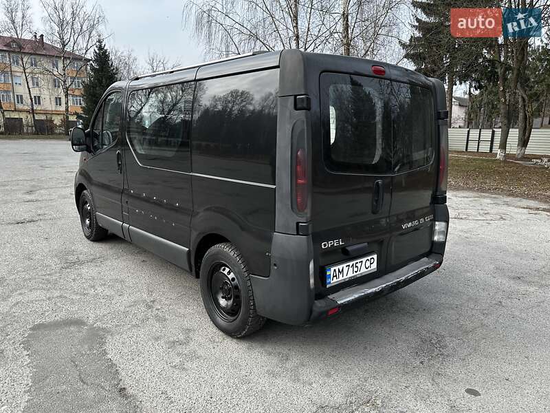 Минивэн Opel Vivaro 2004 в Звягеле