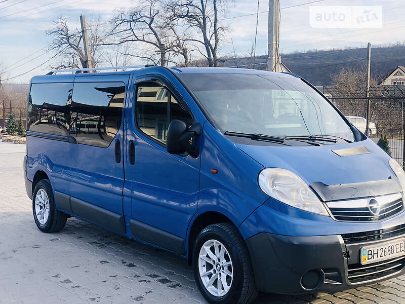 Минивэн Opel Vivaro 2007 в Могилев-Подольске