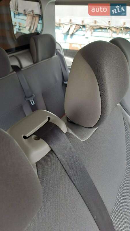 Минивэн Opel Vivaro 2011 в Хмельницком