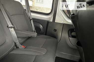 Минивэн Opel Vivaro 2017 в 