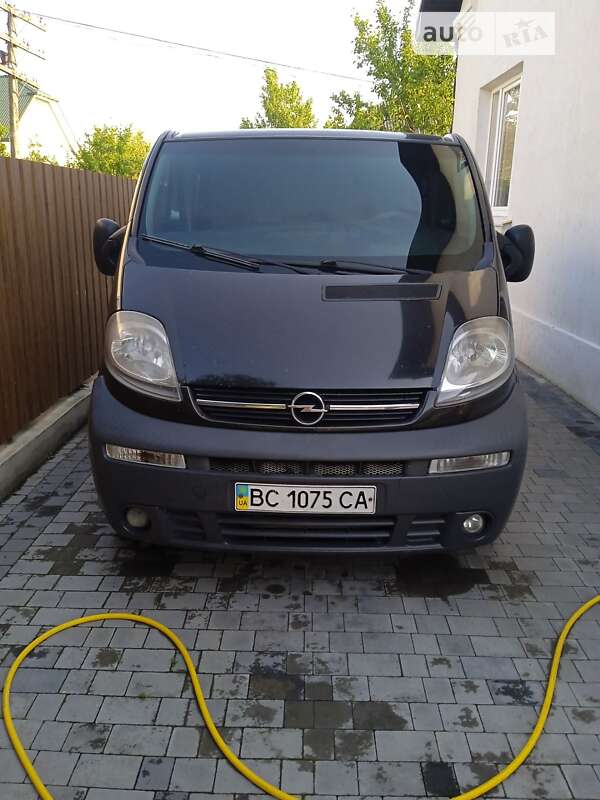 Opel Vivaro 2005