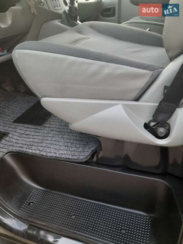 Минивэн Opel Vivaro 2007 в Городенке