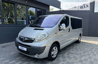 Мінівен Opel Vivaro 2013 в Чернівцях