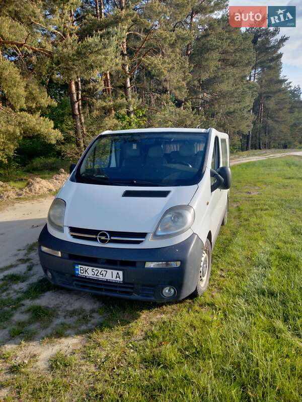 Opel Vivaro 2003