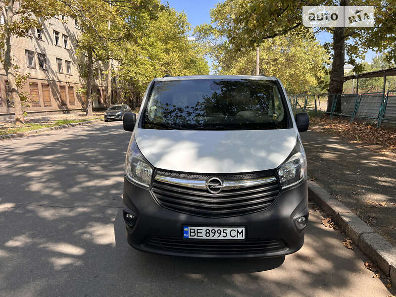 Мінівен Opel Vivaro 2014 в Миколаєві