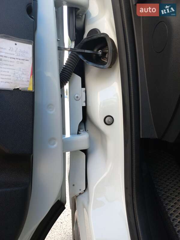 Грузовой фургон Opel Vivaro 2017 в Днепре