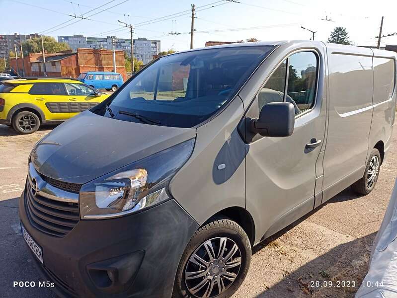 Грузовой фургон Opel Vivaro 2015 в 