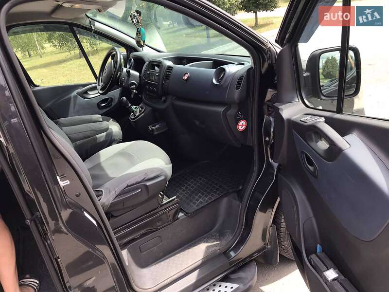 Минивэн Opel Vivaro 2015 в Александрие