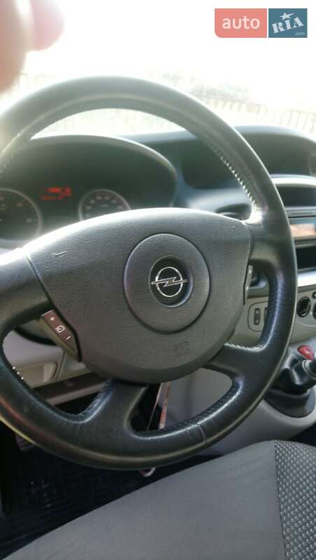 Минивэн Opel Vivaro 2014 в Виньковцах