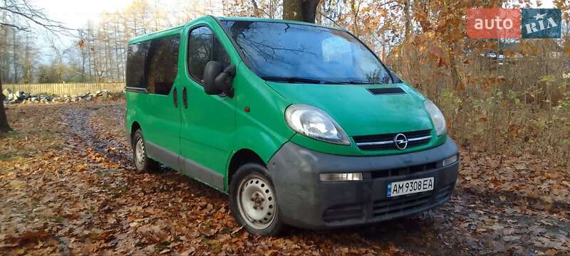 Мінівен Opel Vivaro 2003 в Романіву