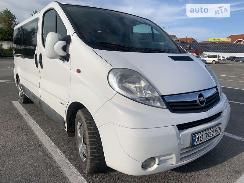 Мінівен Opel Vivaro 2009 в Ужгороді