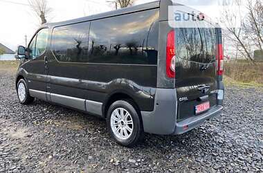 Минивэн Opel Vivaro 2010 в 