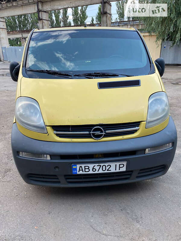 Грузовой фургон Opel Vivaro 2006 в Виннице