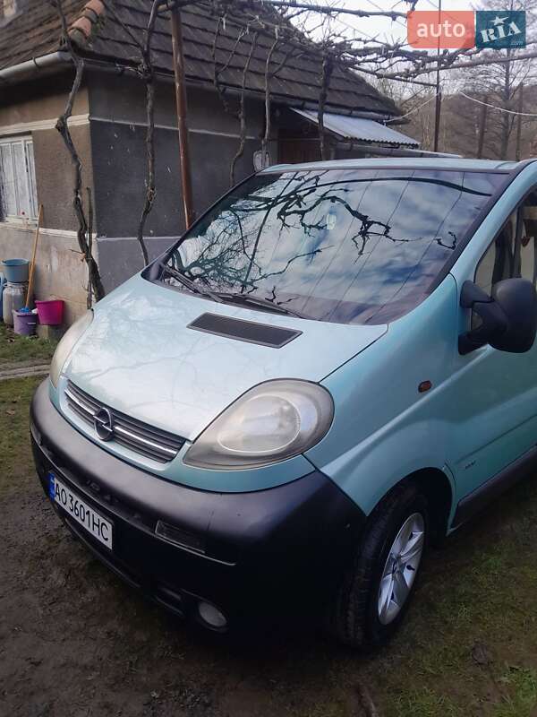 Мінівен Opel Vivaro 2002 в Мукачевому