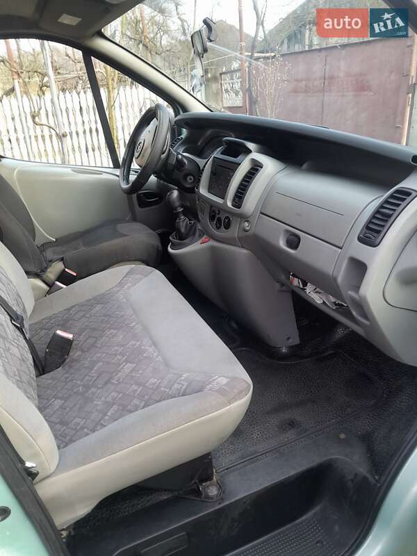 Мінівен Opel Vivaro 2002 в Мукачевому