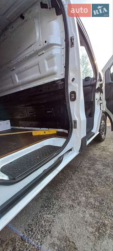 Грузовой фургон Opel Vivaro 2017 в Днепре