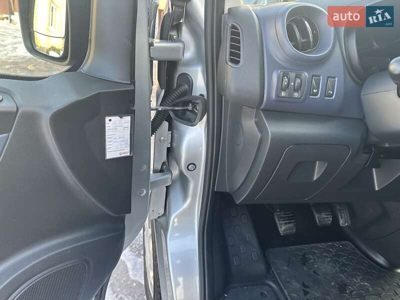 Мінівен Opel Vivaro 2018 в Тернополі