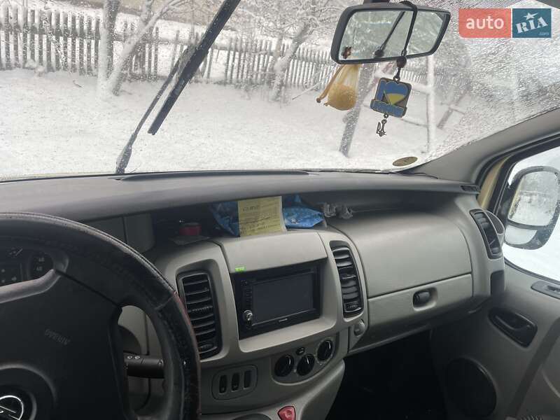 Мінівен Opel Vivaro 2004 в Камені-Каширському
