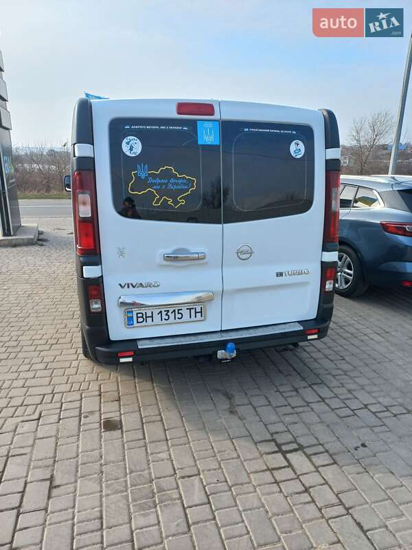 Мінівен Opel Vivaro 2016 в Одесі