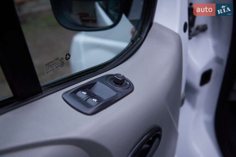 Мінівен Opel Vivaro 2013 в Мостиській фото 13 Мінівен Opel Vivaro 2013 в Мостиській