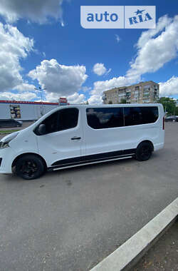 Мінівен Opel Vivaro 2016 в Дніпрі