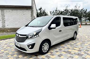 Мінівен Opel Vivaro 2015 в Виноградові