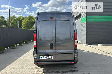 Грузопассажирский фургон Opel Vivaro 2004 в Коломые