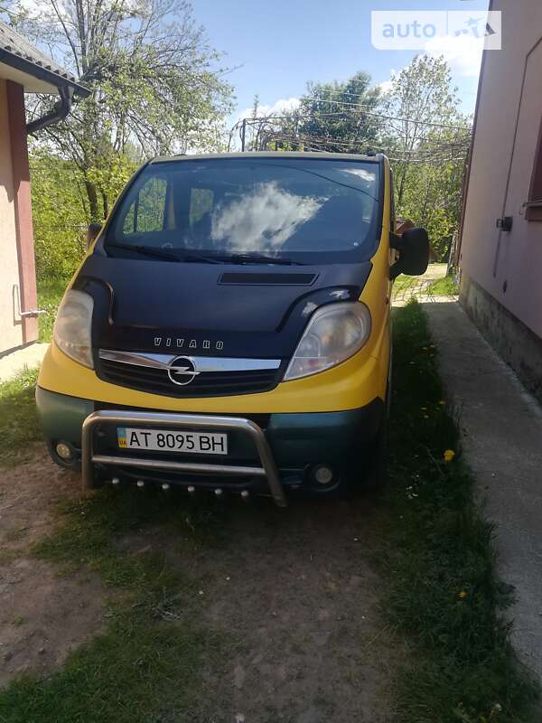 Мінівен Opel Vivaro 2006 в Долині