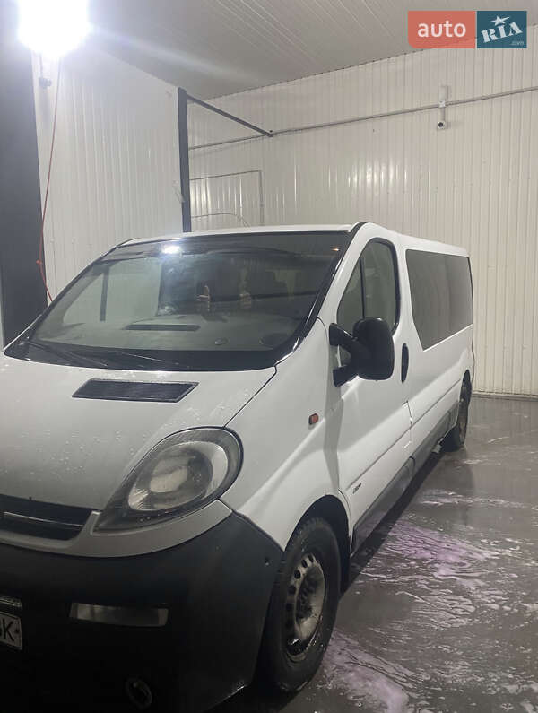 Минивэн Opel Vivaro 2004 в Межгорье