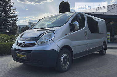 Вантажопасажирський фургон Opel Vivaro 2008 в Львові