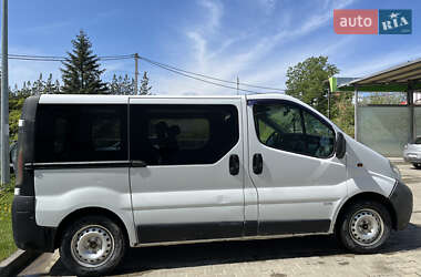 Мінівен Opel Vivaro 2003 в Сторожинці
