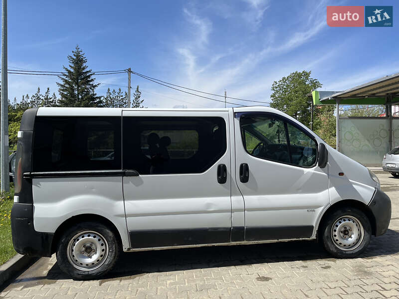 Минивэн Opel Vivaro 2003 в Сторожинце