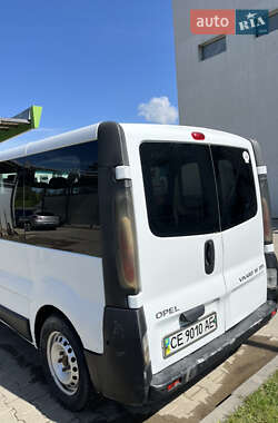 Мінівен Opel Vivaro 2003 в Сторожинці
