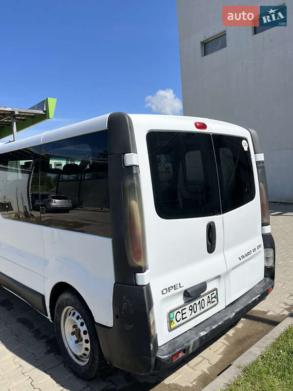 Минивэн Opel Vivaro 2003 в Сторожинце
