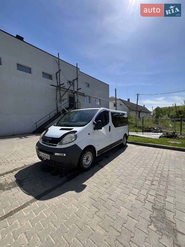 Минивэн Opel Vivaro 2003 в Сторожинце