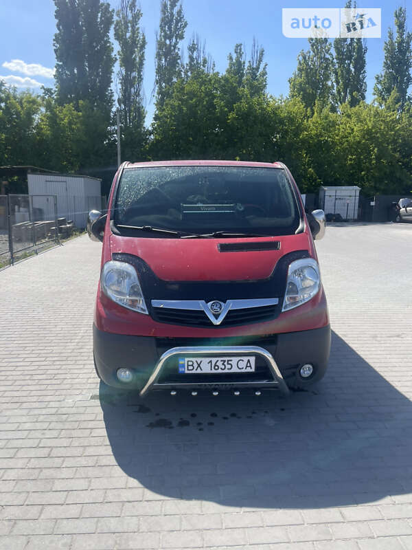 Минивэн Opel Vivaro 2010 в Каменец-Подольском