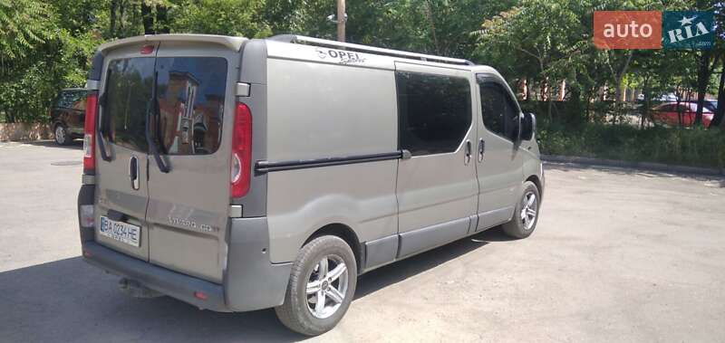 Мінівен Opel Vivaro 2014 в Кропивницькому