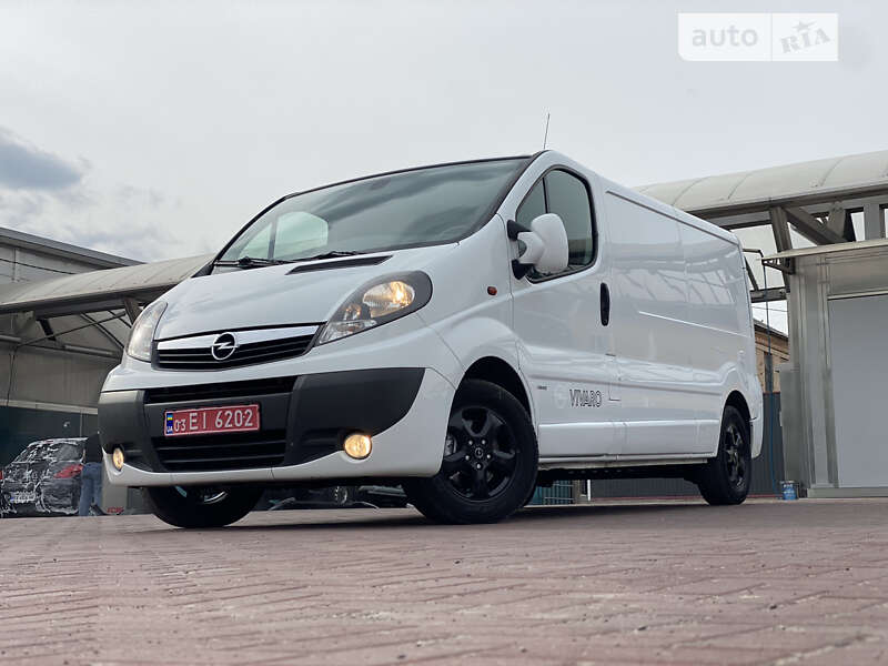 Мінівен Opel Vivaro 2014 в Рівному