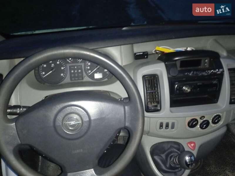 Opel Vivaro 2004