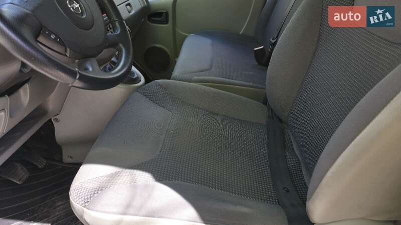 Вантажний фургон Opel Vivaro 2013 в Одесі