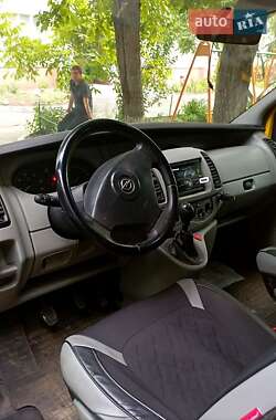 Минивэн Opel Vivaro 2004 в 