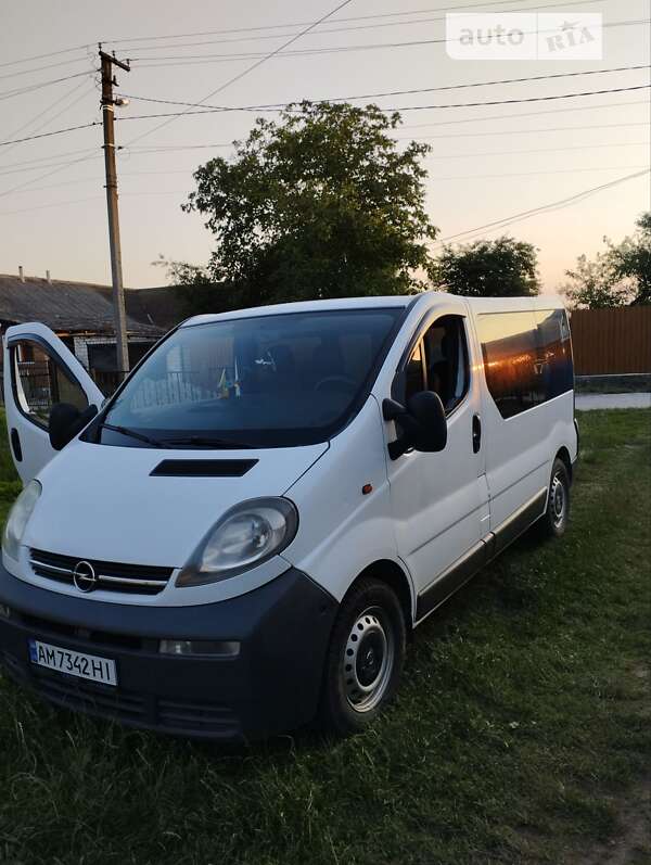 Минивэн Opel Vivaro 2006 в Житомире